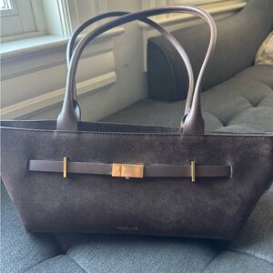 Demellier London New York shoulder Handbag like new in color Mocha